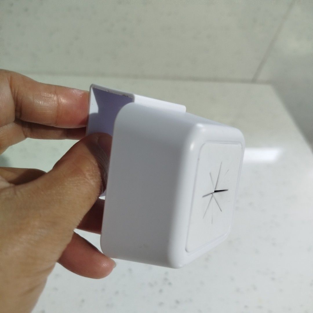 Decluttering White Plastic Towel Holder with Star Cutout (Category: Bedding & Towels) located in Bulacan. Submitted by amarijapansurplus (Listing ID 1459961237, Image 3). Description: 📌as is 📌WYSIWYG 📌First to pay basis 📌Auto pass sa COD iwas scam sa part ko 📌MOP: GCASH 📌MOD: Pick-up, Lalamove (motorcycle) or J&T/Flash Express/SPX Express 📌Return and Exchange Store Policy, Strictly No Refund 📌Loc. Panginay, Balagtas, Bulacan We ship natio