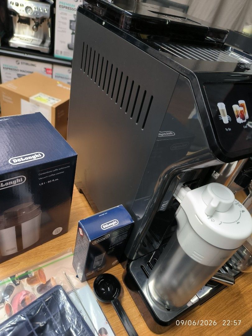 De'Longhi Eletta Explore (Category: Coffee Machines & Makers) located in Pulilan. Submitted by srtidon (Listing ID 1460103267, Image 2). Description: The De'Longhi Eletta Explore is a highly versatile super-automatic machine, particularly known for its ability to handle both hot and cold coffee recipes Included accessories: Hot and cold milk lattecream Hot water spout Cleaning brush Descaler solution Coffee spoon Ice tube tray Vacuum coffee canis