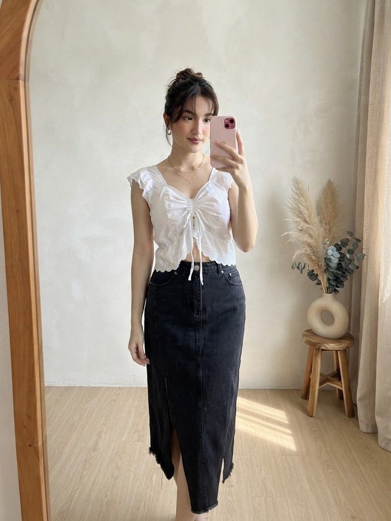 Denim maxi skirt (Category: Skirts) located in Mabalacat. Submitted by missy_rose27 (Listing ID 1459995590, Image 3). Description: Denim maxi skirt Size: 30” Length: 32”.