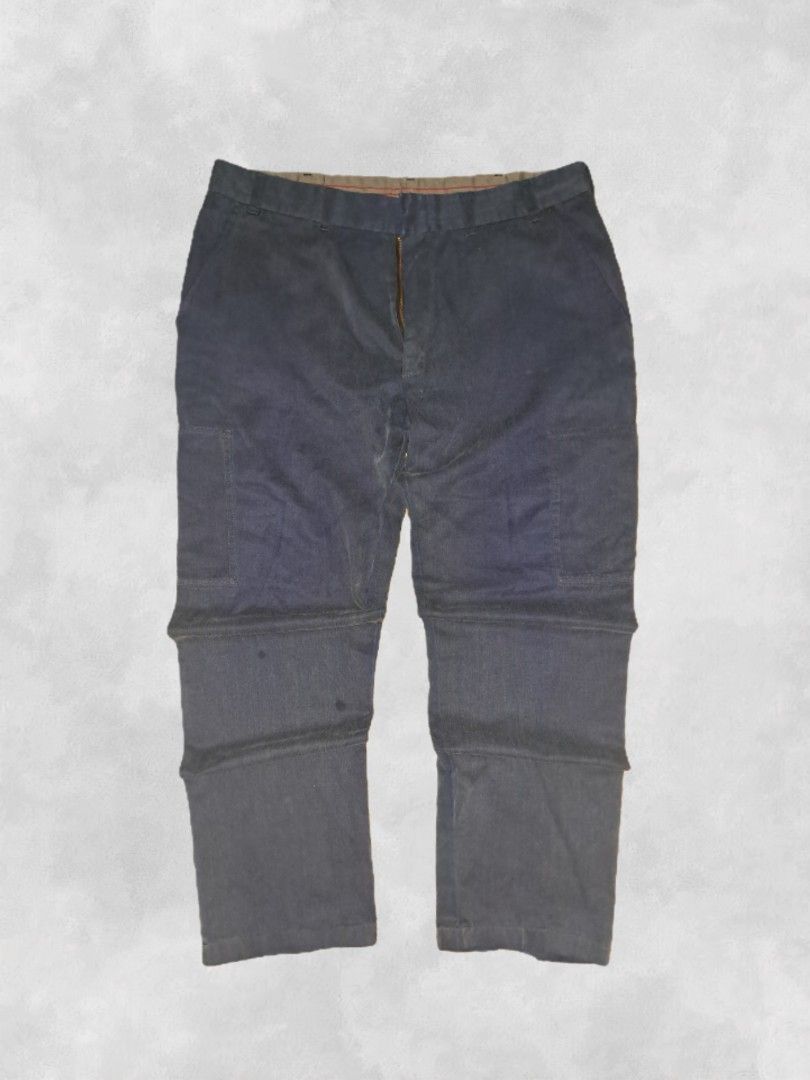 Dickies Corduroy Work Pants Navy Blue (Category: Trousers) located in Subic. Submitted by i_nsigniaa (Listing ID 1460075901, Image 1). Description: - Dickies navy blue corduroy pants - Classic workwear style - Features multiple pockets on the legs - Minor marks on the front (please check photos) - Ideal for everyday wear or work.