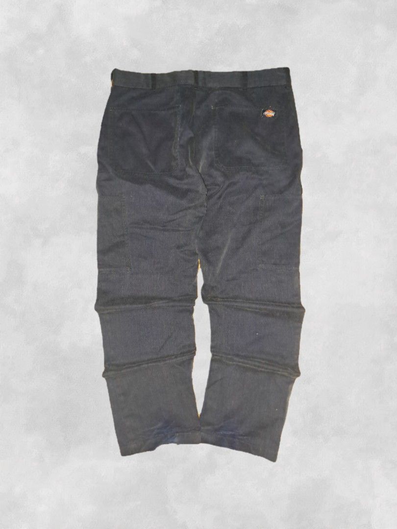Dickies Corduroy Work Pants Navy Blue (Category: Trousers) located in Subic. Submitted by i_nsigniaa (Listing ID 1460075901, Image 2). Description: - Dickies navy blue corduroy pants - Classic workwear style - Features multiple pockets on the legs - Minor marks on the front (please check photos) - Ideal for everyday wear or work.