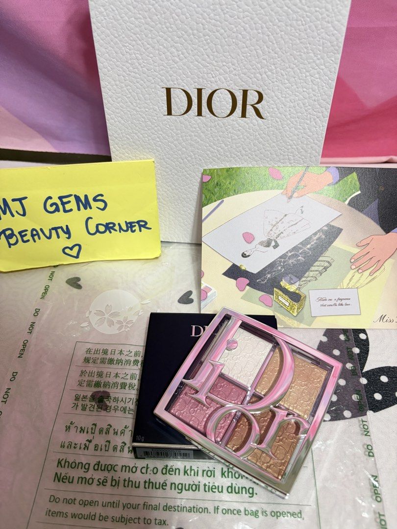 Dior Backstage Glow Maximizer Palette (Category: Makeup) located in Ozamiz City. Submitted by mjssss (Listing ID 1460101591, Image 2). Description: For sale dior backstage glow maximizer palette from dior store japan with free paper bag and post card🇯🇵 . May proofs of purchase plus receipt and all guarantee all authentic makuha ninyo🇯🇵. 4pcs available nalang shade: universal (best seller shade) 🏷️₱3,239 each nalang only Srp nito ph or ibang 