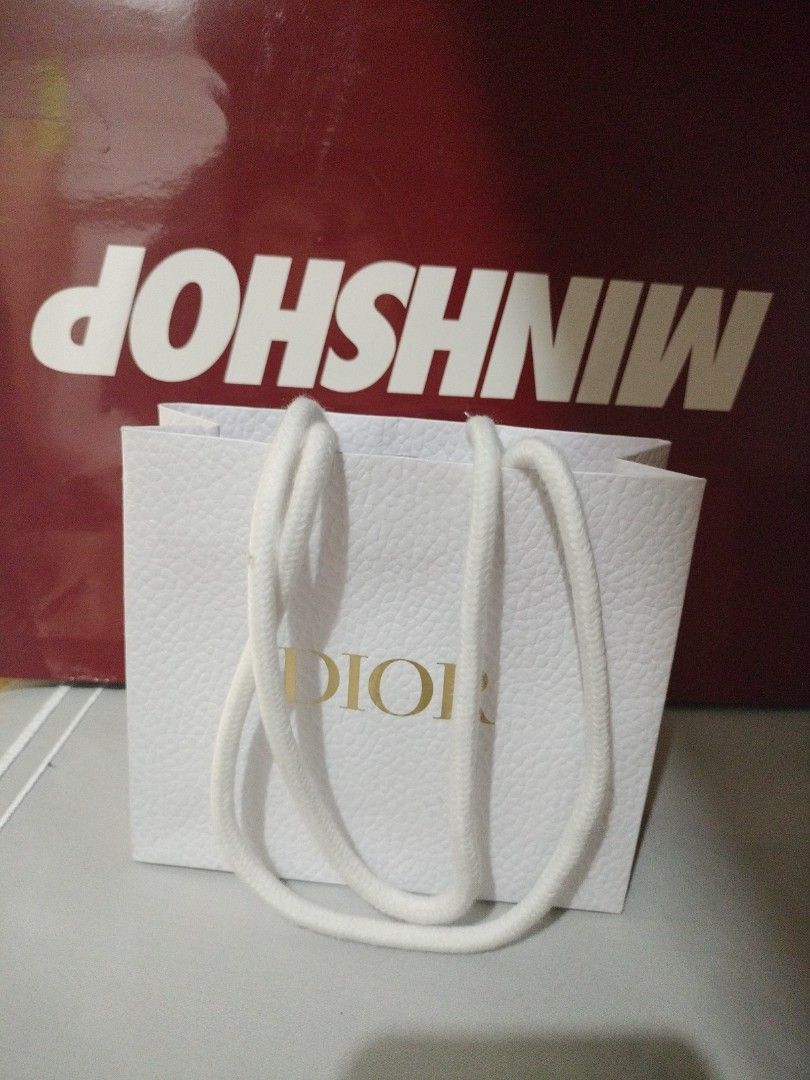 Dior small paper bag (Category: Luxury Accessories) located in Makati City. Submitted by cyluxxeshop (Listing ID 1459924141, Image 2). Description: 👍🏿 Christian Dior small paper bag 👍🏿height is 5 inches 👍🏿length is 5.5 inches 👍🏿mode of payment is gcash.