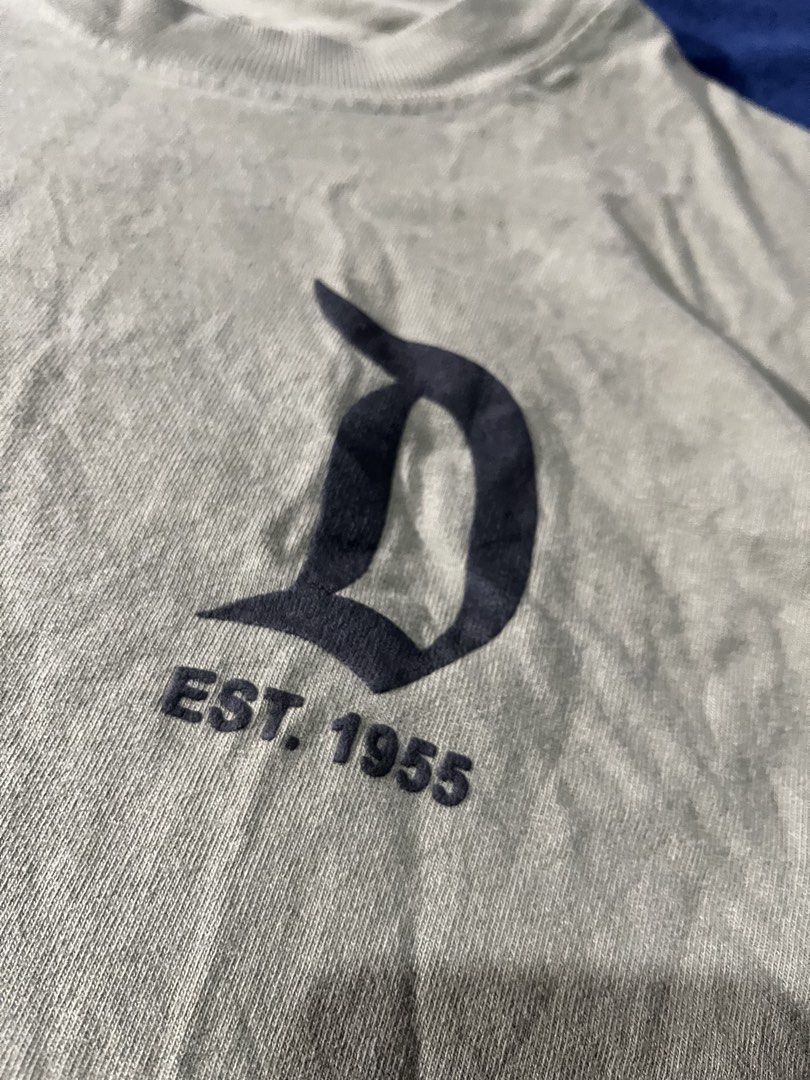 Disneyland Longsleeves (Category: Coats, Jackets and Outerwear) located in Antipolo. Submitted by jerpilemon (Listing ID 1459904899, Image 3). Description: Excellent Condition Need Wash Small on size but fit to large.