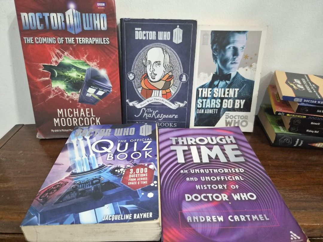 Doctor Who Book Bundle (Category: Storybooks) located in Paranaque City. Submitted by recklessflyer (Listing ID 1422684972, Image 3). Description: Set of Doctor Who books for P1000! Instant collection! Includes the hardcover Shakespeare notebooks! Location is Paranaque but I can also schedule pickup or deliver from Mandaluyong on certain work days. MOP is via Maya, BPI QR or Gcash. Delivery via LBC COP, Gogoxpress, lalamove, J&t, or grab..