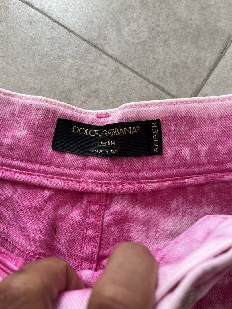 Dolce & Gabbana (Category: Luxury Apparel) located in Lucena. Submitted by RAGGGGSSSS (Listing ID 1460044919, Image 3). Description: Dolce & Gabbana High waisted marble-effect Jeans Can fit to waists 24-25 Length is 39.5 Thigh is 11.5 Excellent Condition Authentic No issue 1900.