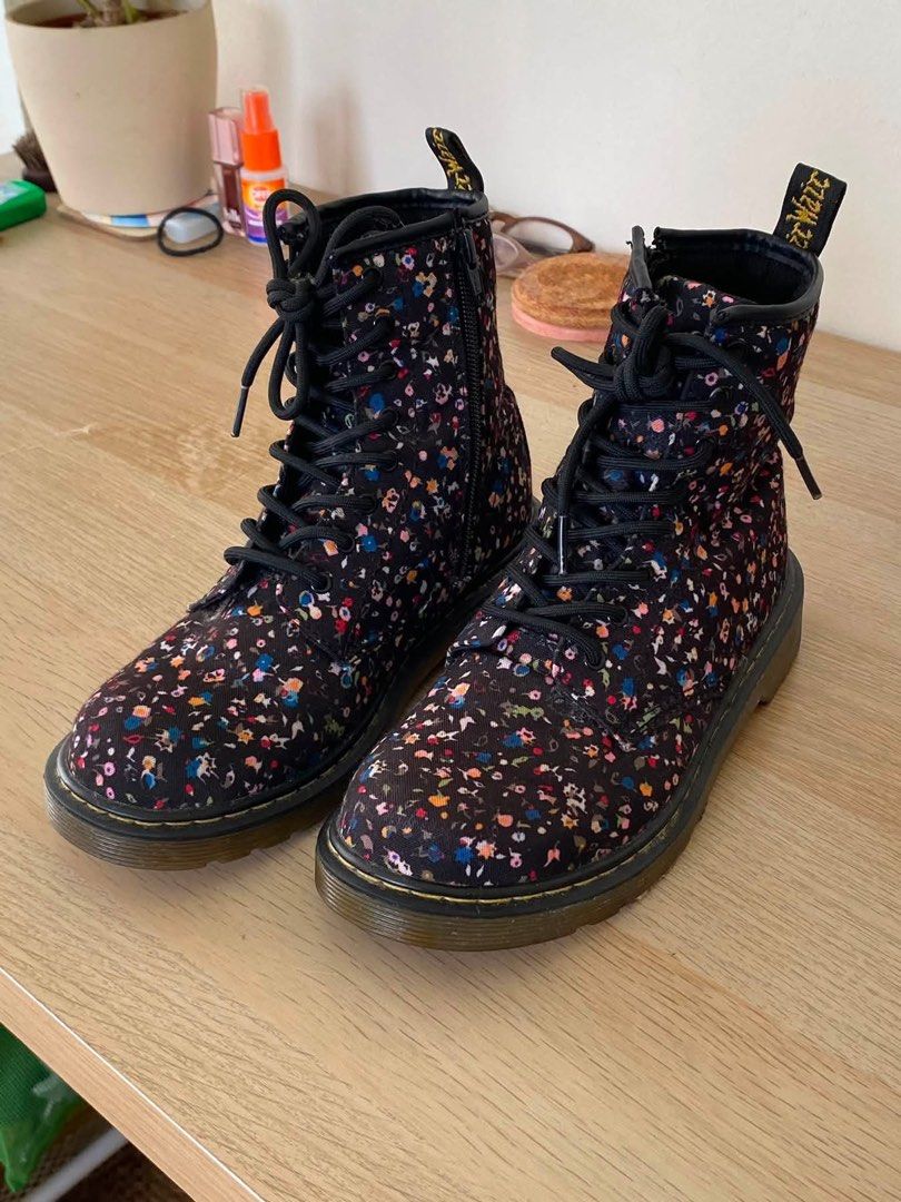 Dr Martens Delaney Canvas Floral Print (Category: Boots) located in Manila. Submitted by wigglybear (Listing ID 1460057327, Image 1). Description: Dr Martens Delaney Canvas Floral Print Boots US 5 EUR 37 No issues. First owner. RFS decluttering.