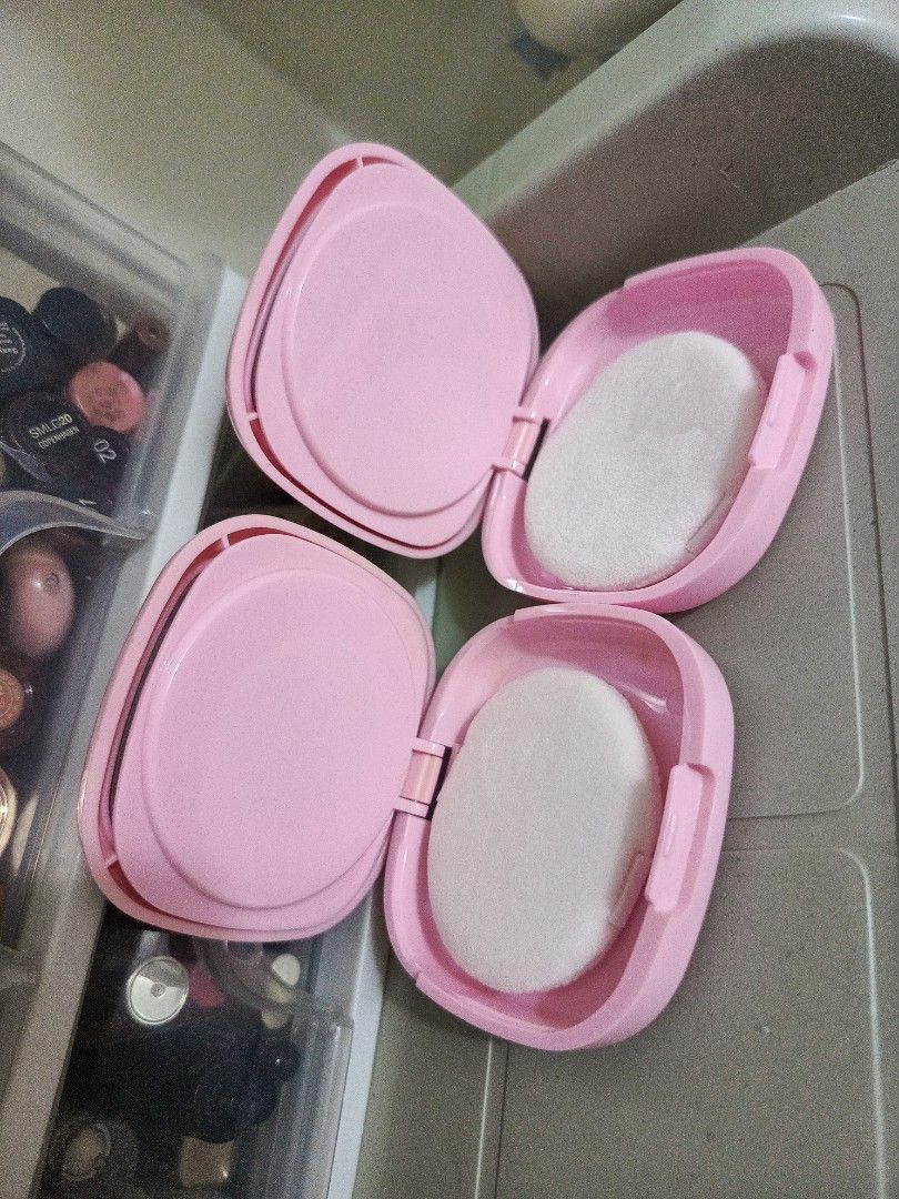 Dr. Sensitive All Day No Sebum Blur Powder (2 pcs) (Category: Makeup) located in Manila. Submitted by raxxx17 (Listing ID 1459937502, Image 3). Description: - Dr. Sensitive All Day No Sebum Blur Powder (2 compacts) - Translucent pressed powder - Creates a soft focus, blurred effect - Controls oil and shine for a matte finish - Convenient pink compacts with built-in mirror and puff - Ideal for on-the-go touch-ups - Helps achieve a flawless look th