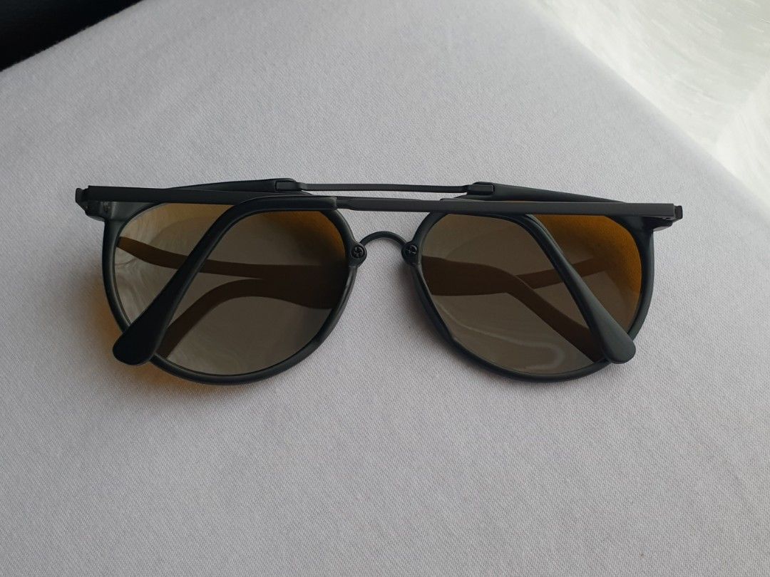 Eagle Eyes Sunglasses (Category: Sunglasses & Eyewear) located in Quezon City. Submitted by WasalakTwo (Listing ID 1459916194, Image 3). Description: Bought in Japan High quality Goodcondition Clean and presentable Open for delivery nationwide.