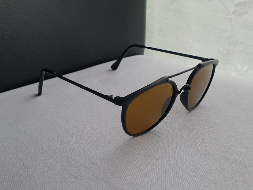Eagle Eyes Sunglasses (Category: Sunglasses & Eyewear) located in Quezon City. Submitted by WasalakTwo (Listing ID 1459916194, Image 2). Description: Bought in Japan High quality Goodcondition Clean and presentable Open for delivery nationwide.