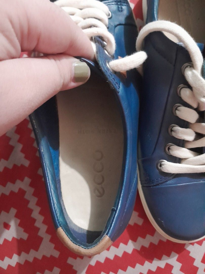 ECCO Blue Leather Lace-Up Sneakers (Category: Sneakers) located in Manila. Submitted by joyhufalar (Listing ID 1459990219, Image 1). Description: - Brand: ECCO - Color: Blue - Material: Leather - Style: Lace-up with white laces - Features: Comfortable, casual, great for everyday wear - Condition: Please check photos for details.