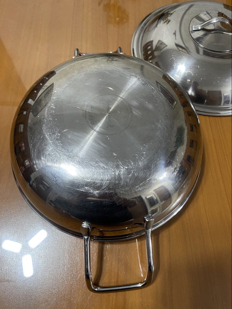Edelkochen Stainless Steel Wok 28cm (Category: Cookware & Accessories) located in Quezon City. Submitted by doublelkitchenware (Listing ID 1460021553, Image 3). Description: Edelkochen Stainless Steel Wok with original cover Made in Korea 28x7.5cm Induction / Gas / Electric Solid, Makapal and mabigat Fully clad Minimal sign of usage Pick up or shipping via lalamove Provincial 🚚j&t Novaliches Qc .