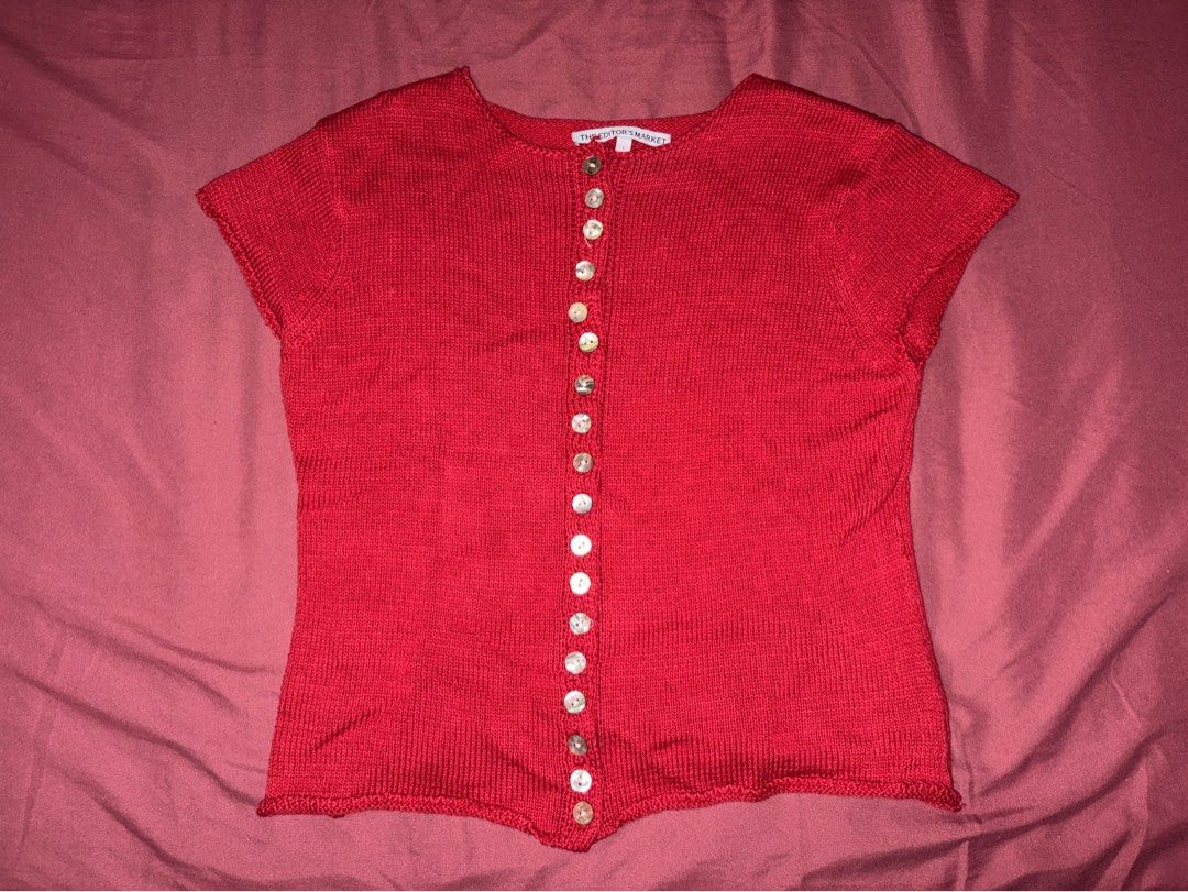Editor’s Market Kelyn Knit Top (Category: Blouses) located in Quezon City. Submitted by klwe_ (Listing ID 1460068331, Image 1). Description: Editor’s Market Kelyn Knit Top in Carmine - Size: Large - Worn Once - 1 loose button (see 3rd picture) .