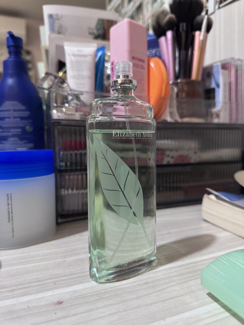 Elizabeth Arden Green Tea (Category: Fragrance & Deodorants) located in Quezon City. Submitted by cmdsmn (Listing ID 1459996741, Image 3). Description: - Elizabeth Arden Green Tea Eau de Parfum Spray - Features the iconic etched leaf design - Refreshing scent, ideal for daily use - RFS: doesn’t match my body chemistry.