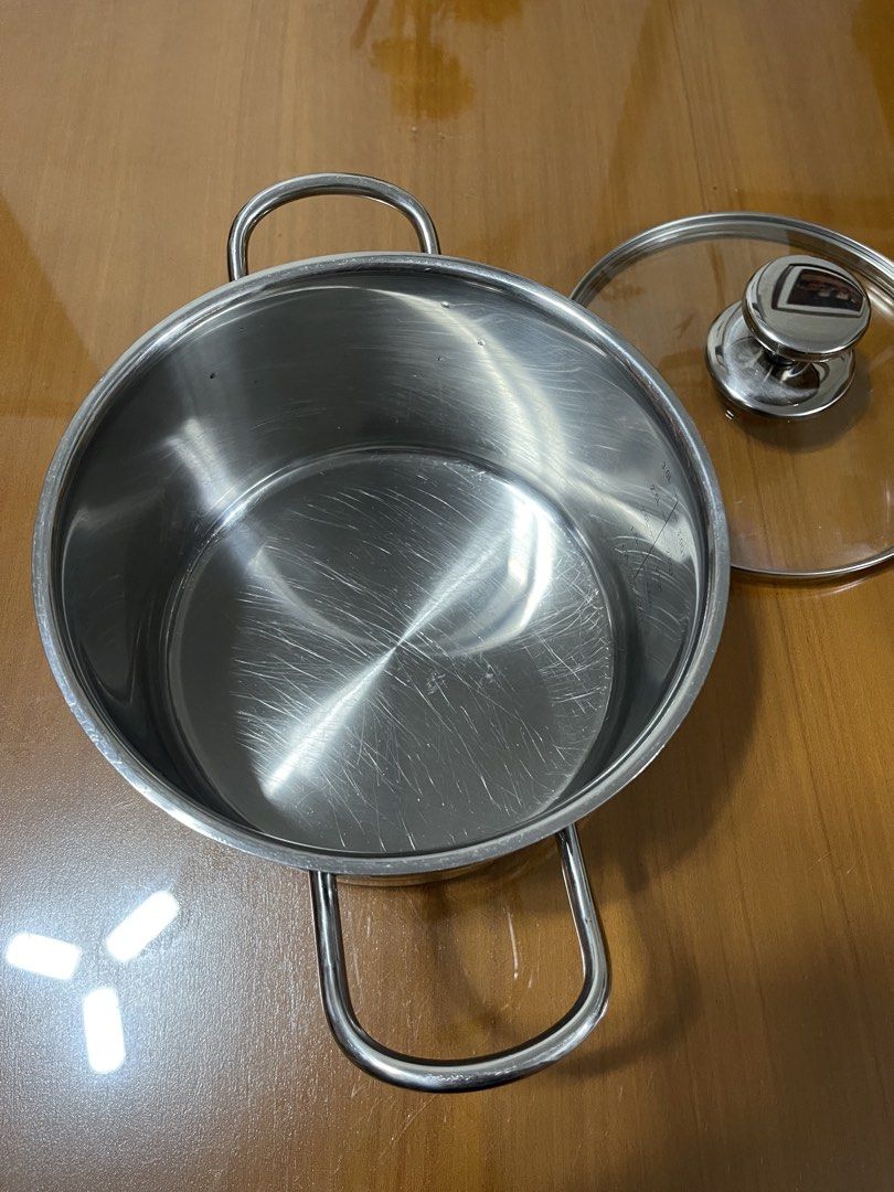 Elo Germany Stainless Steel Pot 3L (Category: Cookware & Accessories) located in Quezon City. Submitted by doublelkitchenware (Listing ID 1460019035, Image 2). Description: Elo Stainless Steel Pot Made in Germany 20x12cm 3L capacity Induction / Gas / Electric Makapal and mabigat Minimal sign of usage Pick up or shipping via lalamove Provincial 🚚j&t Novaliches Qc .