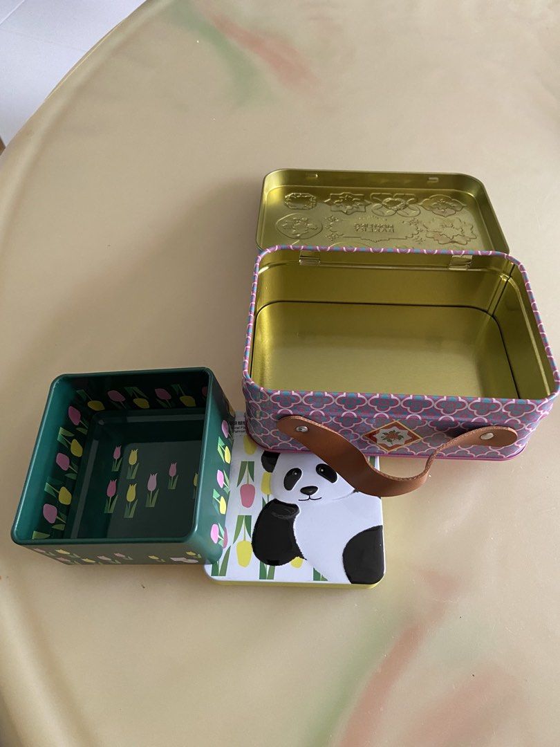 Empty containers (Category: Everything Else) located in Singapore. Submitted by handslikefeet2020 (Listing ID 1459990365, Image 2). Description: Good to use for storage of small item Nice design .