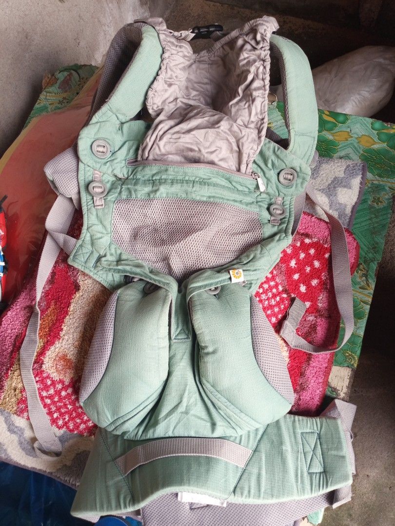 Ergobaby 360 Icy mint (Category: Carriers & Slings) located in Polomolok. Submitted by delosreyesshyn81134 (Listing ID 1459991789, Image 2). Description: Good As New Ergobaby 360 icy mint.