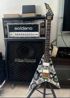 (Category: ) located in . Submitted by ezguitars (Listing ID 1460008480, Image 1). Description: .