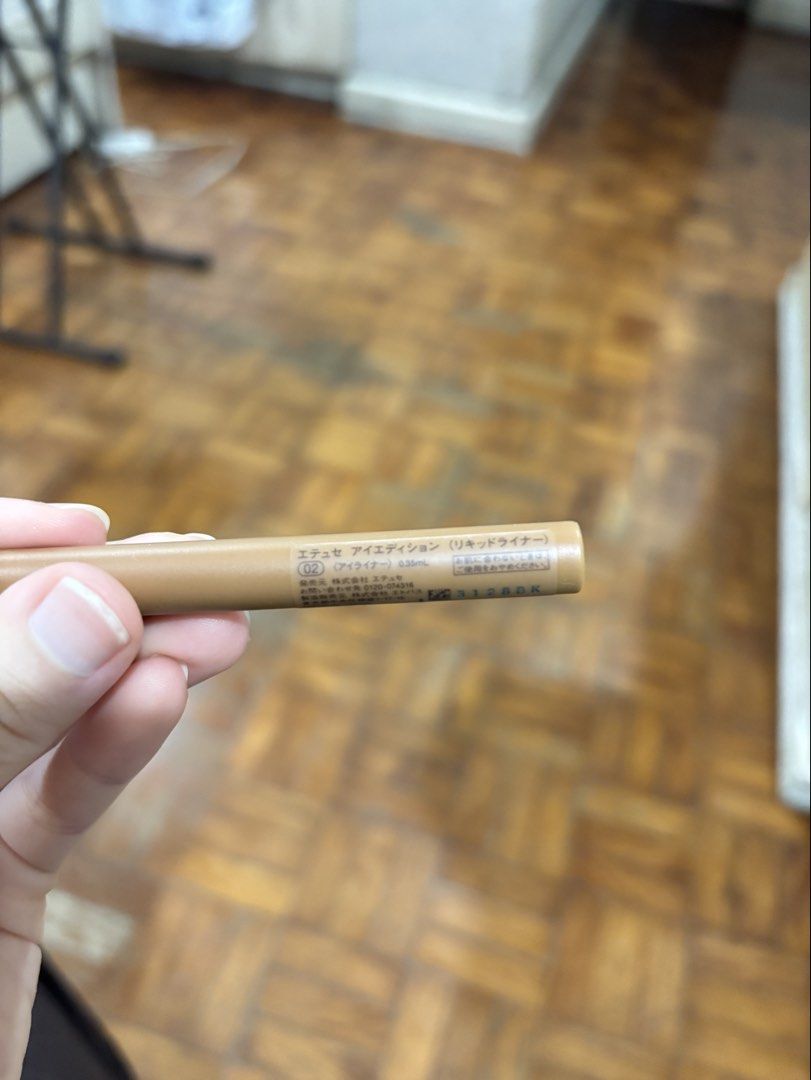 Ettusais Eye Edition Liquid Liner 02 Brown (Category: Makeup) located in Manila. Submitted by katrine_gervacio (Listing ID 1459906789, Image 2). Description: - Ettusais Eye Edition Liquid Liner - Shade: 02 - Fragrance-free formula - Size: 0.03 fl oz - Easy to use for everyday looks Swatched only .