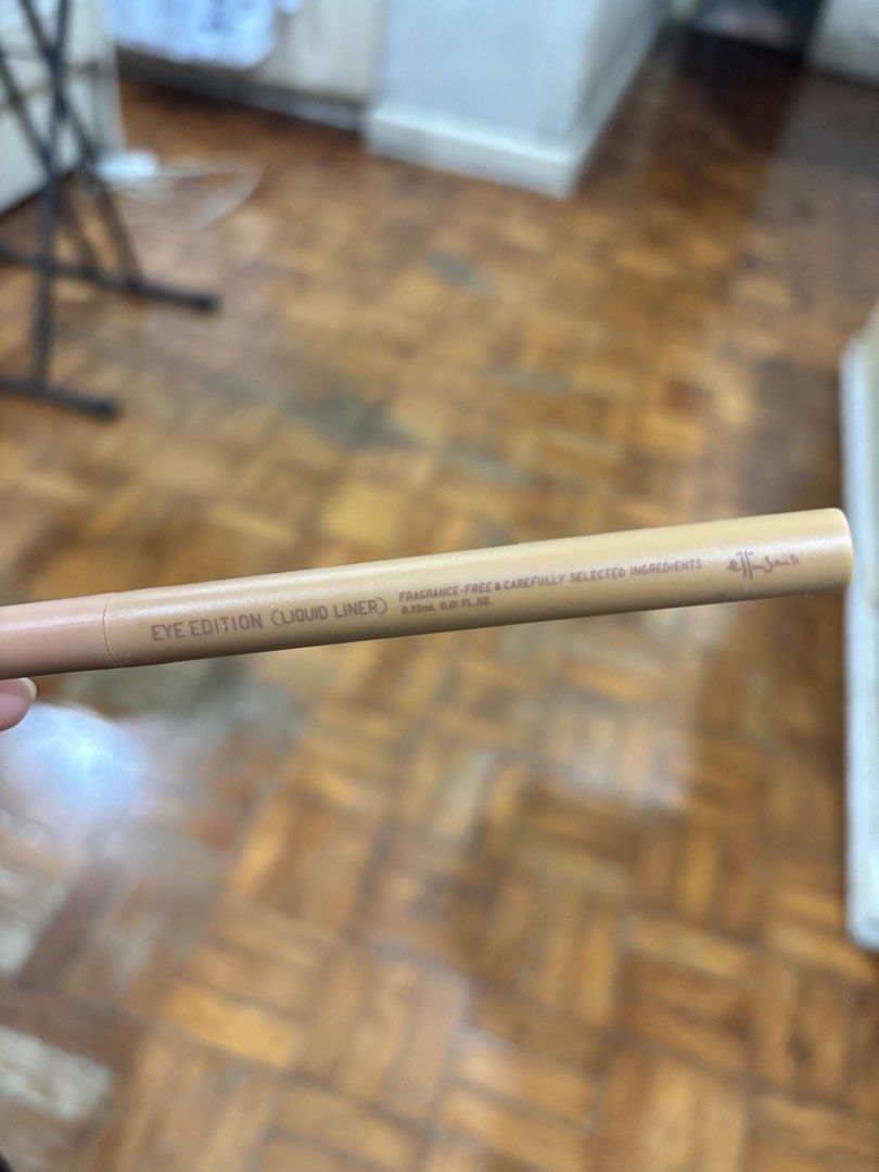 Ettusais Eye Edition Liquid Liner 02 Brown (Category: Makeup) located in Manila. Submitted by katrine_gervacio (Listing ID 1459906789, Image 1). Description: - Ettusais Eye Edition Liquid Liner - Shade: 02 - Fragrance-free formula - Size: 0.03 fl oz - Easy to use for everyday looks Swatched only .