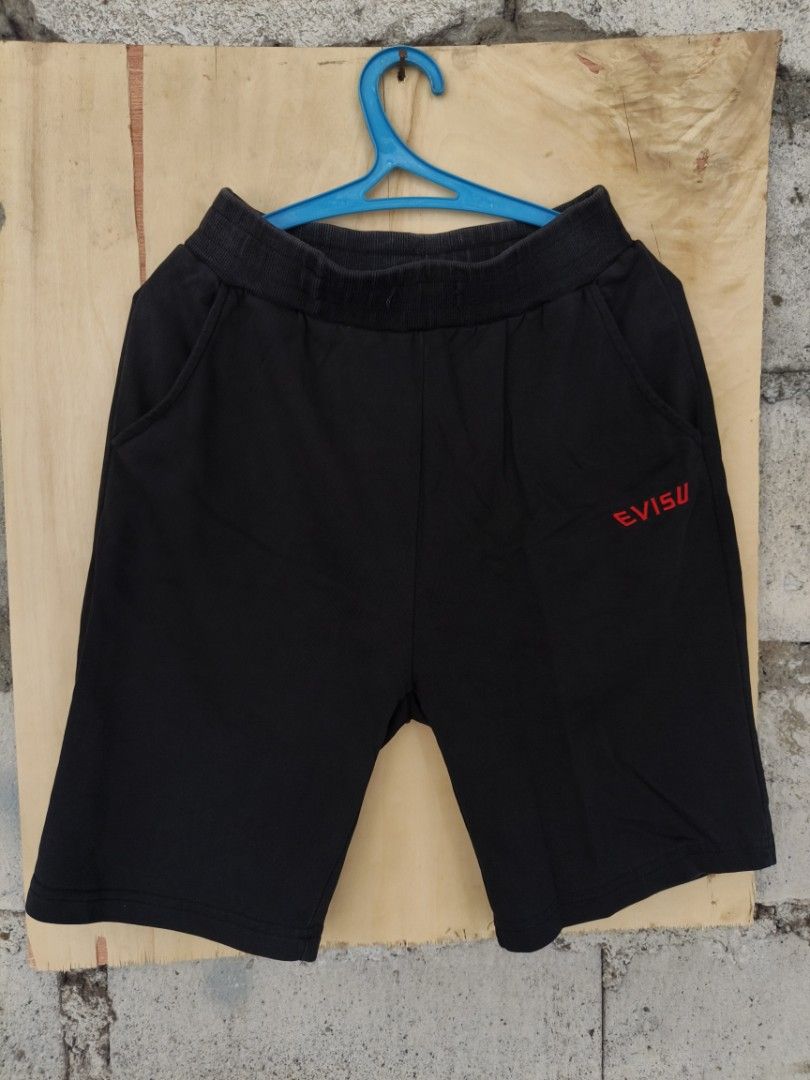 Evisu short (Category: Shorts) located in La Carlota. Submitted by a_leam_art (Listing ID 1459909292, Image 1). Description: Embroidered logo Dimes: W:26-36 x L20 Condition: Excellent (as new) Issue: No lace Color rate: 10/10 FREE SHIPPING ON THE GIVEN PRICE.