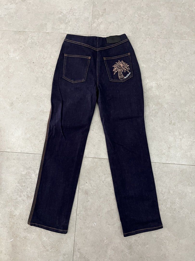 Fendi (Category: Luxury Apparel) located in Lucena. Submitted by RAGGGGSSSS (Listing ID 1460049790, Image 3). Description: Fendi straight-leg jeans featuring a distinctive embroidered palm tree graphic on the back pocket Can fit to waists 24-26 Length is 36 Thigh is 9.5 Excellent Condition Authentic Cut ung white part ng washtag No major issue 2500.