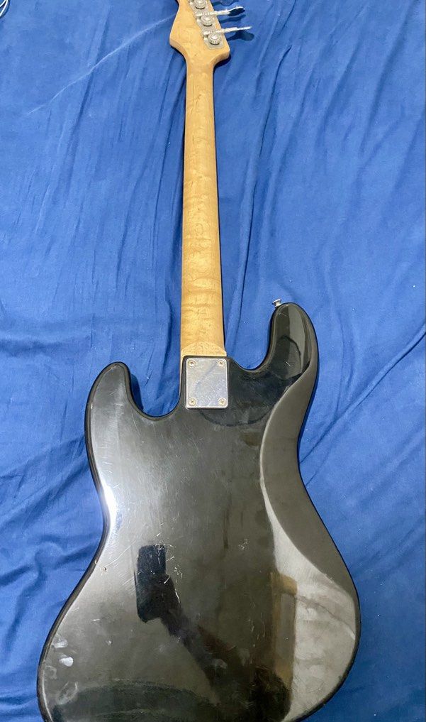 Fernando Sunburst 4-String Bass Guitar (Category: Musical Instruments) located in Manila. Submitted by andy8700 (Listing ID 1457791669, Image 3). Description: - Fernando sunburst 4-string bass guitar - Classic jazz bass style - Plays well - Ideal for beginners or as a backup instrument - Smooth-working tuners - Ready for its next owner -slightly negotiable - bago po yung strings Wala lang bag .