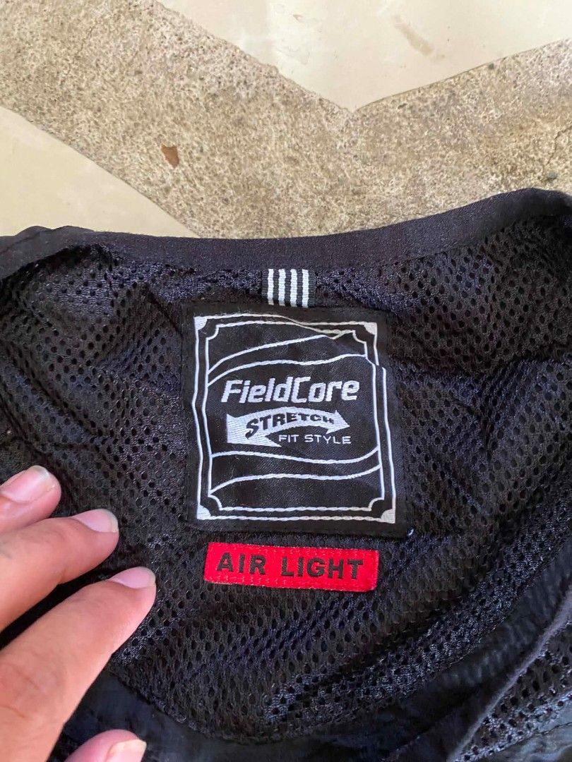 Fieldcore Aero stretch multipocket vest (Category: Coats, Jackets and Outerwear) located in Borongan. Submitted by thrift-real2.0 (Listing ID 1459903337, Image 3). Description: fieldcore Aero stretch multipocket vest good as new best fit medium color rate:9.5/10 no issue 650 plus sf.