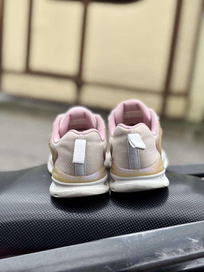 Fila Boa Kids Shoes (Category: Babies & Kids Fashion) located in San Fernando. Submitted by kickslocker (Listing ID 1460045297, Image 3). Description: - Fila Boa kids' shoes - Size 32 (20cm) - Color: Light beige with pink and purple accents - Features: BOA lacing system for easy on/off - Condition: Only worn a few times, great for active kids.
