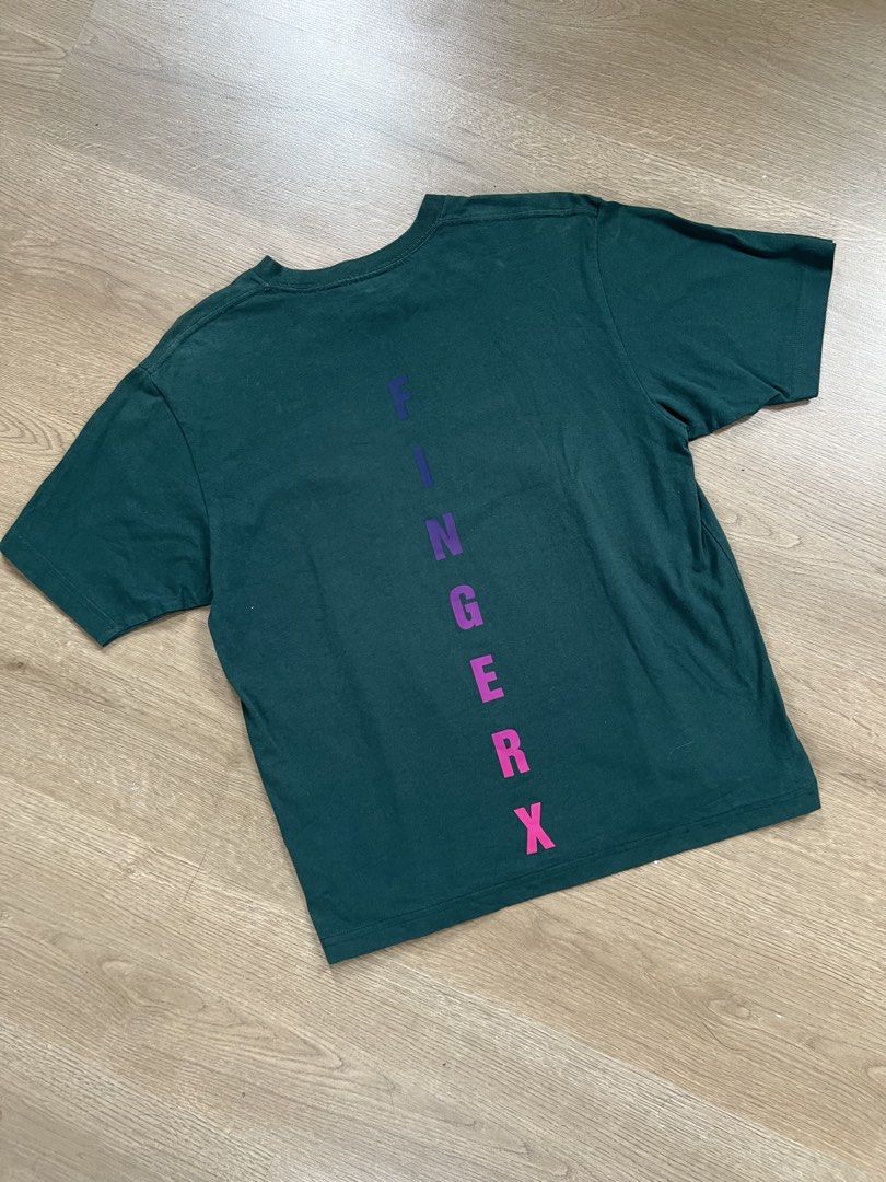 Fingercroxx Boxy Graphic Tee (Category: Tshirts & Polo Shirts ) located in Angeles City. Submitted by mark.happenss (Listing ID 1459996440, Image 2). Description: Fingercroxx (HK Brand) Boxy Graphic Tee M on tag Waist: 20 Length: 25.