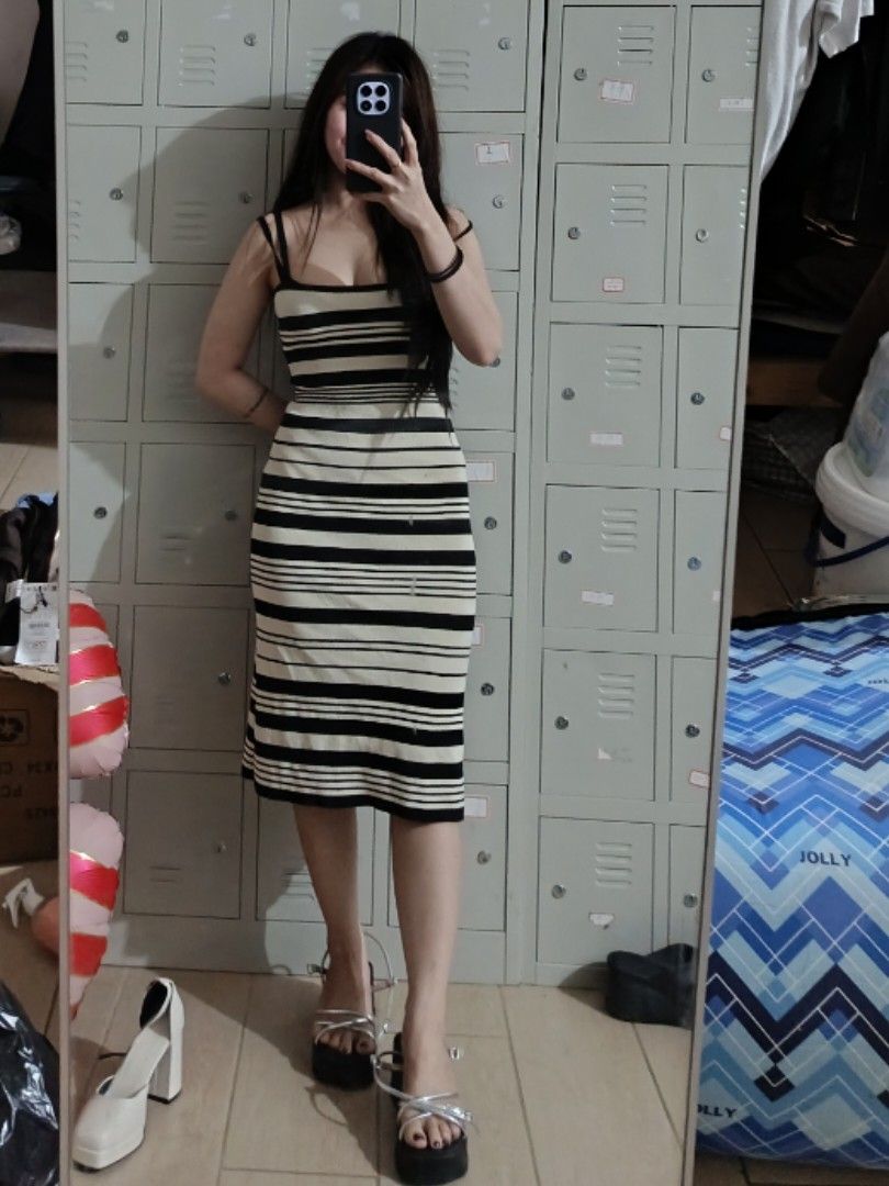 Fitted dress (Category: Dresses) located in Taguig. Submitted by renthriftstore (Listing ID 1460073581, Image 1). Description: .