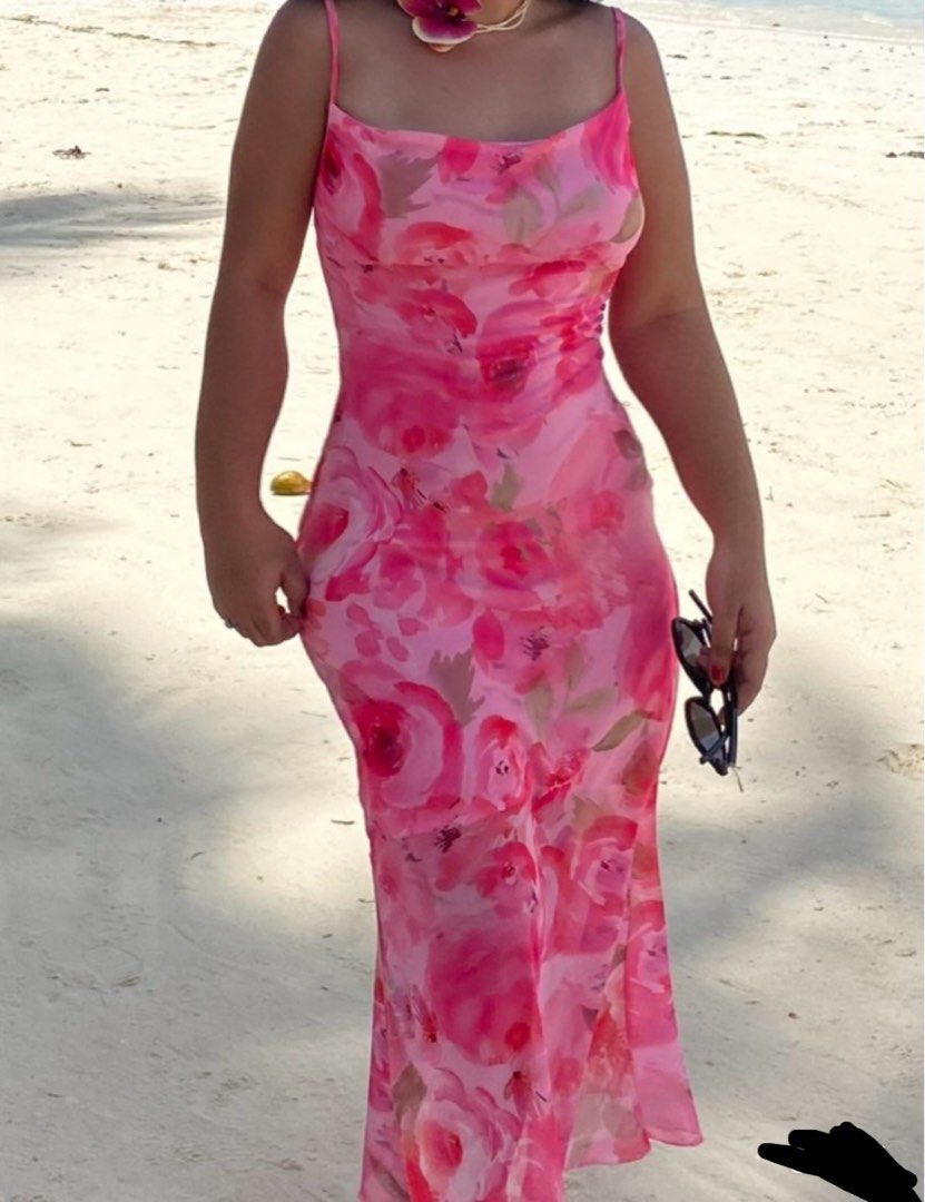 Floral Dress (Category: Dresses) located in Manila. Submitted by hygeia555 (Listing ID 1459997910, Image 1). Description: .