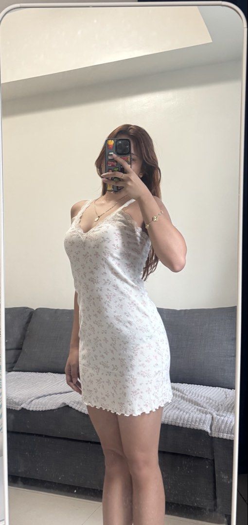 Floral Dress with Lace (Category: Dresses) located in Manila. Submitted by redvelvetcheesecake13 (Listing ID 1460002942, Image 2). Description: - can fit xs to s - stretchable.