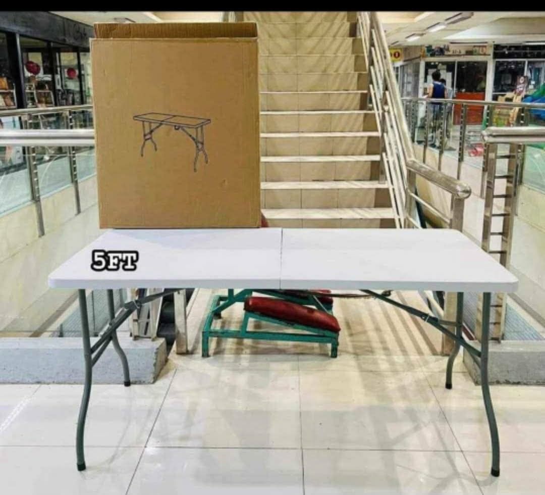 folding table (Category: Tables & Sets) located in Manila. Submitted by nixdcruz (Listing ID 1460039368, Image 1). Description: Foldable metal table 4feet 5feet 6feet.