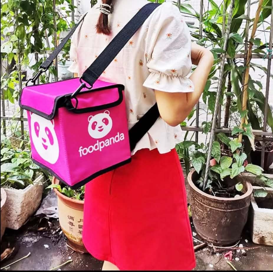 FoodPanda Mini Bag (Category: Backpacks) located in Marikina City. Submitted by bebaleepbop (Listing ID 1460053535, Image 3). Description: Forsale mini foodpanda bag (Used once) Bought for 800+ Selling for ₱550 Location: Cainta rizal RFS Decluttering.