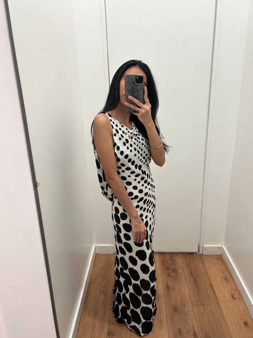FOR RENT Zara polka dot backless gown (Category: Evening dresses & gowns) located in Dumaguete. Submitted by from.neighbors (Listing ID 1460008227, Image 3). Description: Rent her for 3 days Best fits XS-S for exact measurements DM ps: shipping days ≠ rental days. your 3 days start when the dress lands in your hands.