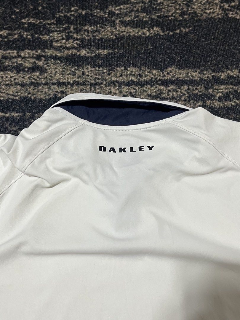 FOR SALE (Category: Activewear) located in Bulacan. Submitted by sef19 (Listing ID 1459903577, Image 3). Description: OAKLEY - size : large 22-23width / 27-28Length condition : excellent price : ₱1,480 - location : bulacan mop : gcash / jnt pm 📩📩📩📩.