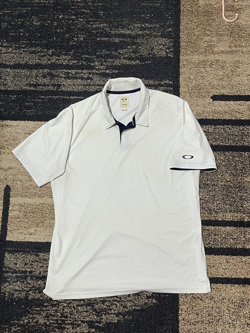 FOR SALE (Category: Activewear) located in Bulacan. Submitted by sef19 (Listing ID 1459903577, Image 1). Description: OAKLEY - size : large 22-23width / 27-28Length condition : excellent price : ₱1,480 - location : bulacan mop : gcash / jnt pm 📩📩📩📩.