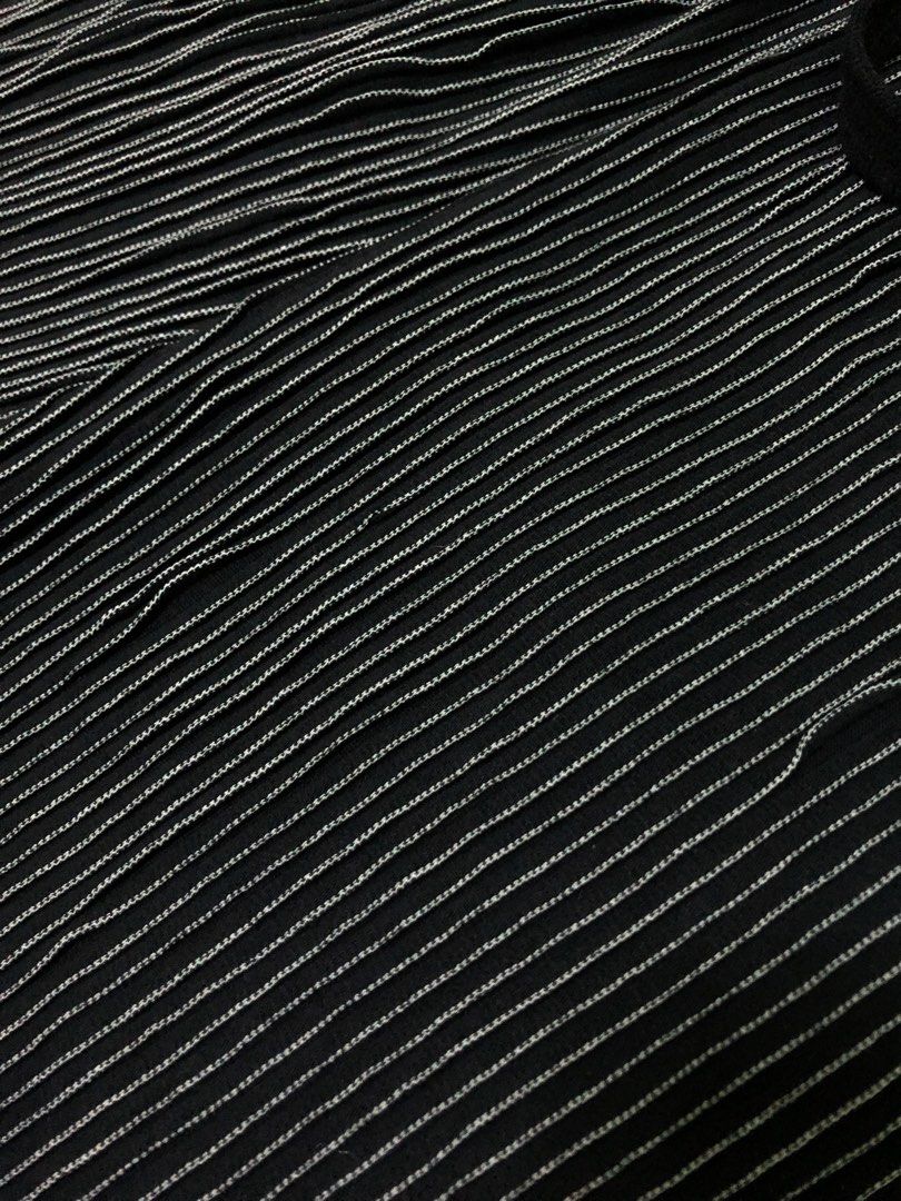 Forever 21 Men's Striped Shorts Size M (Category: Shorts) located in Manila. Submitted by da_vincr (Listing ID 1459985574, Image 3). Description: - Brand: Forever 21 Men's - Color: Black with thin white stripes - Size: Medium - Features: Elastic waistband with drawstring - Style: Casual, Loungewear - Condition: Comfortable fit - Never been used .