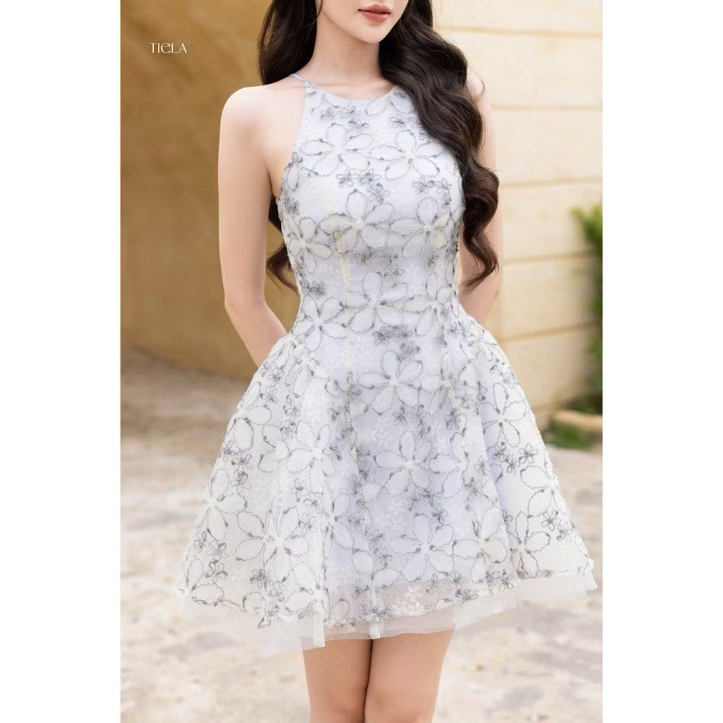 BLUE BEADED FLOWER DRESS (Category: Evening dresses & gowns) located in Manila. Submitted by ksywn (Listing ID 1460063831, Image 2). Description: negotiable brand new just got today! ADJUSTABLE !!! FITS L-XL .