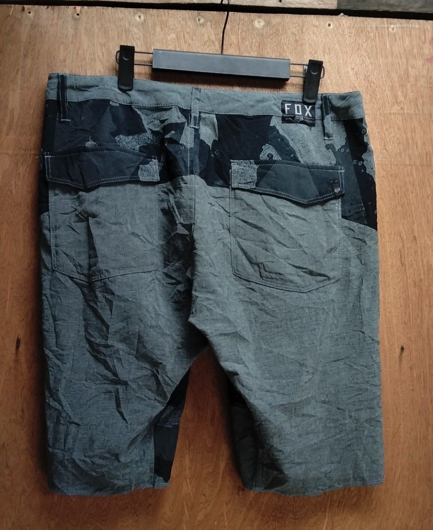 Fox short (Category: Shorts) located in Tigaon. Submitted by partidothrift_v2 (Listing ID 1459967859, Image 1). Description: .