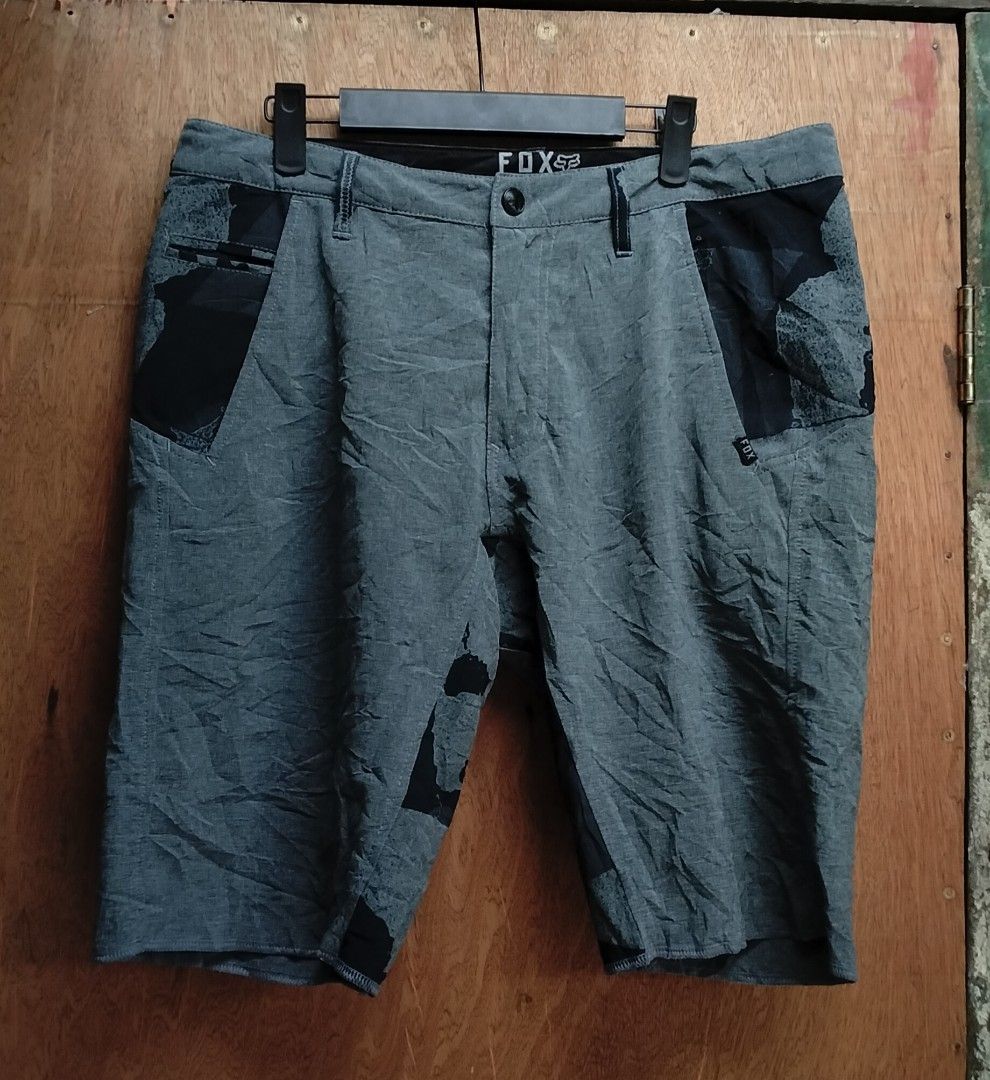 Fox short (Category: Shorts) located in Tigaon. Submitted by partidothrift_v2 (Listing ID 1459967859, Image 2). Description: .