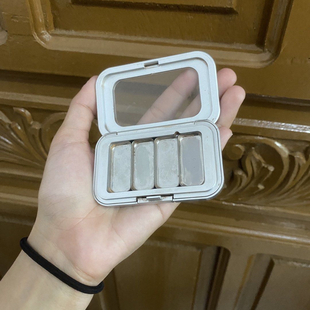 free issy empty palette case (Category: Makeup) located in Taguig. Submitted by ficloo (Listing ID 1460104479, Image 1). Description: decluttering.