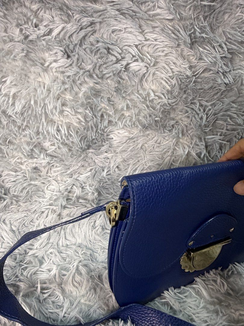 FURLA SLING BAG (Category: Cross-body Bags) located in Taguig. Submitted by ljlucero (Listing ID 1459909636, Image 2). Description: .