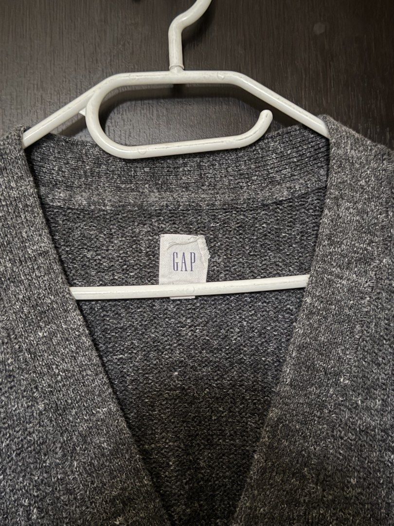 GAP Knitted Sweater (Category: Coats, Jackets and Outerwear) located in Makati City. Submitted by i_declutter.mnl (Listing ID 1460052957, Image 2). Description: with flash and no flash Gray Sweater From GAP AUTHENTIC no issues at all what you see is what you get.