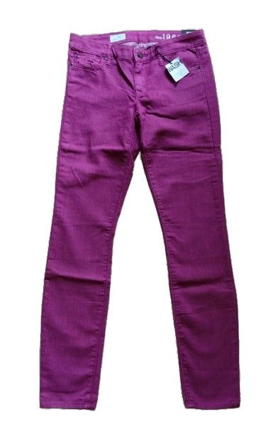 Gap Straight-Cut Cotton Pants (Category: Jeans) located in Quezon City. Submitted by jojoleen28 (Listing ID 1459997086, Image 1). Description: New Gap stretchable cotton/polyester jean pants. Measurements: Low waist 32"-34" Length 39" #Christmas2026.
