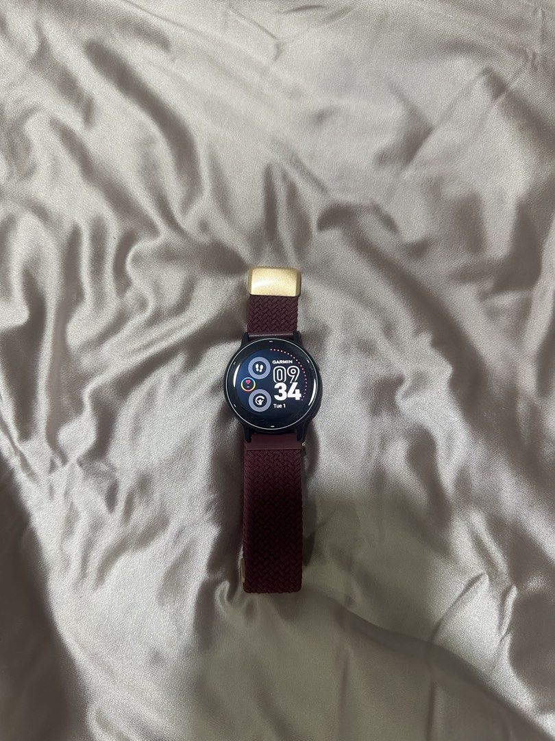 Garmin Vivo Active 5 with Extra Strap (Category: Wearables & Smart Watches) located in Las Pinas. Submitted by shop.kao (Listing ID 1459948163, Image 2). Description: Garmin Vivo Active 5 for Sale with extra strap (complete with box) Php 10k only *Minimal use only *In very good condition, almost like new. *Well taken care of and no issues. Payment mode: Gcash, bdo or cash kaliwaan Meet-up: Alabang or Metro Manila RFS: declutter ~If interested PM.