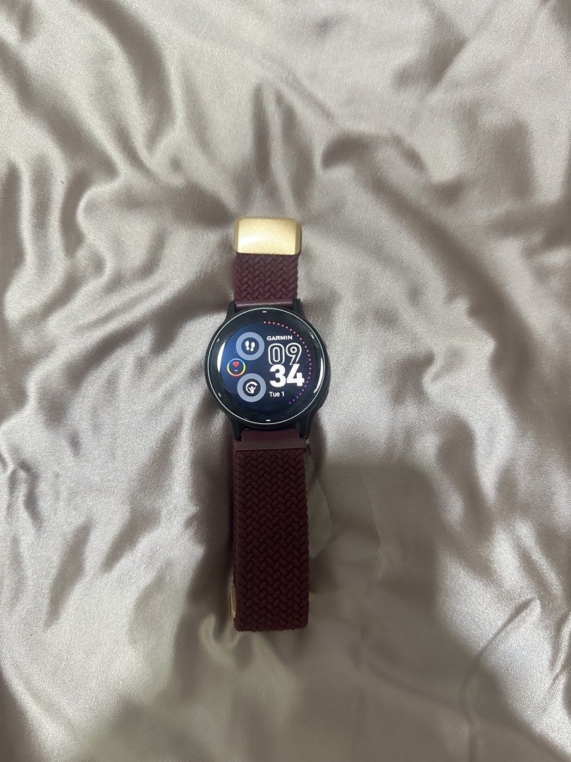 Garmin Vivo Active 5 with Extra Strap (Category: Wearables & Smart Watches) located in Las Pinas. Submitted by shop.kao (Listing ID 1459948163, Image 3). Description: Garmin Vivo Active 5 for Sale with extra strap (complete with box) Php 10k only *Minimal use only *In very good condition, almost like new. *Well taken care of and no issues. Payment mode: Gcash, bdo or cash kaliwaan Meet-up: Alabang or Metro Manila RFS: declutter ~If interested PM.