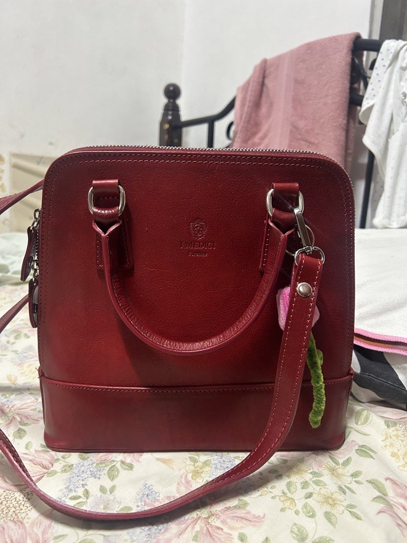 Genuine Leather Bag (Category: Luxury Bags & Wallets) located in Bacoor. Submitted by iamgraxa (Listing ID 1460022891, Image 1). Description: Bought in Firenze Italy.