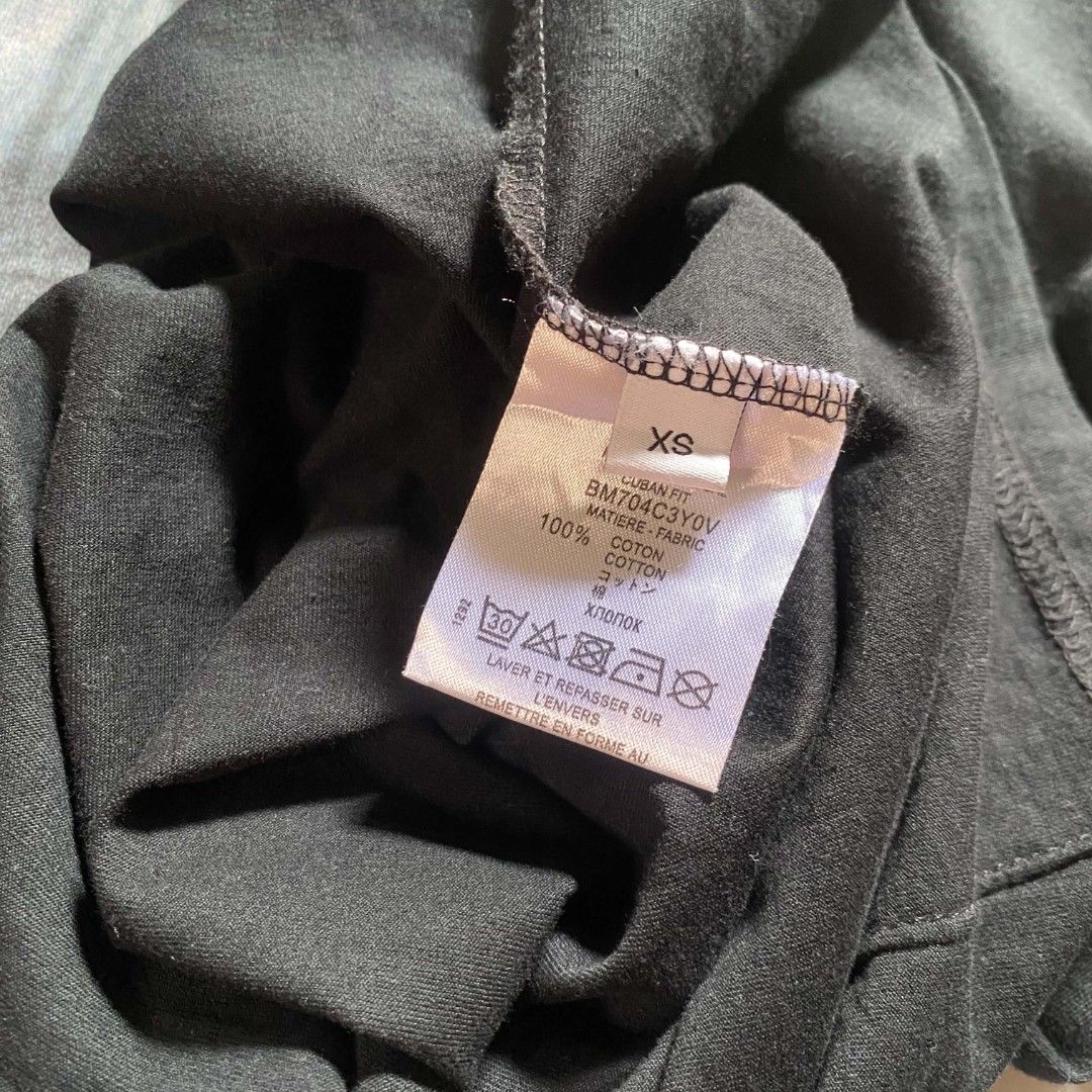 Givenchy (Category: Formal Shirts) located in Isulan. Submitted by thriftniren (Listing ID 1460026520, Image 3). Description: .